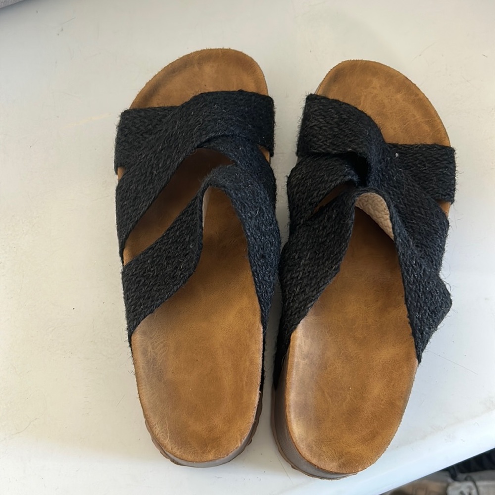 Black platform sandals - Picture 1 of 3